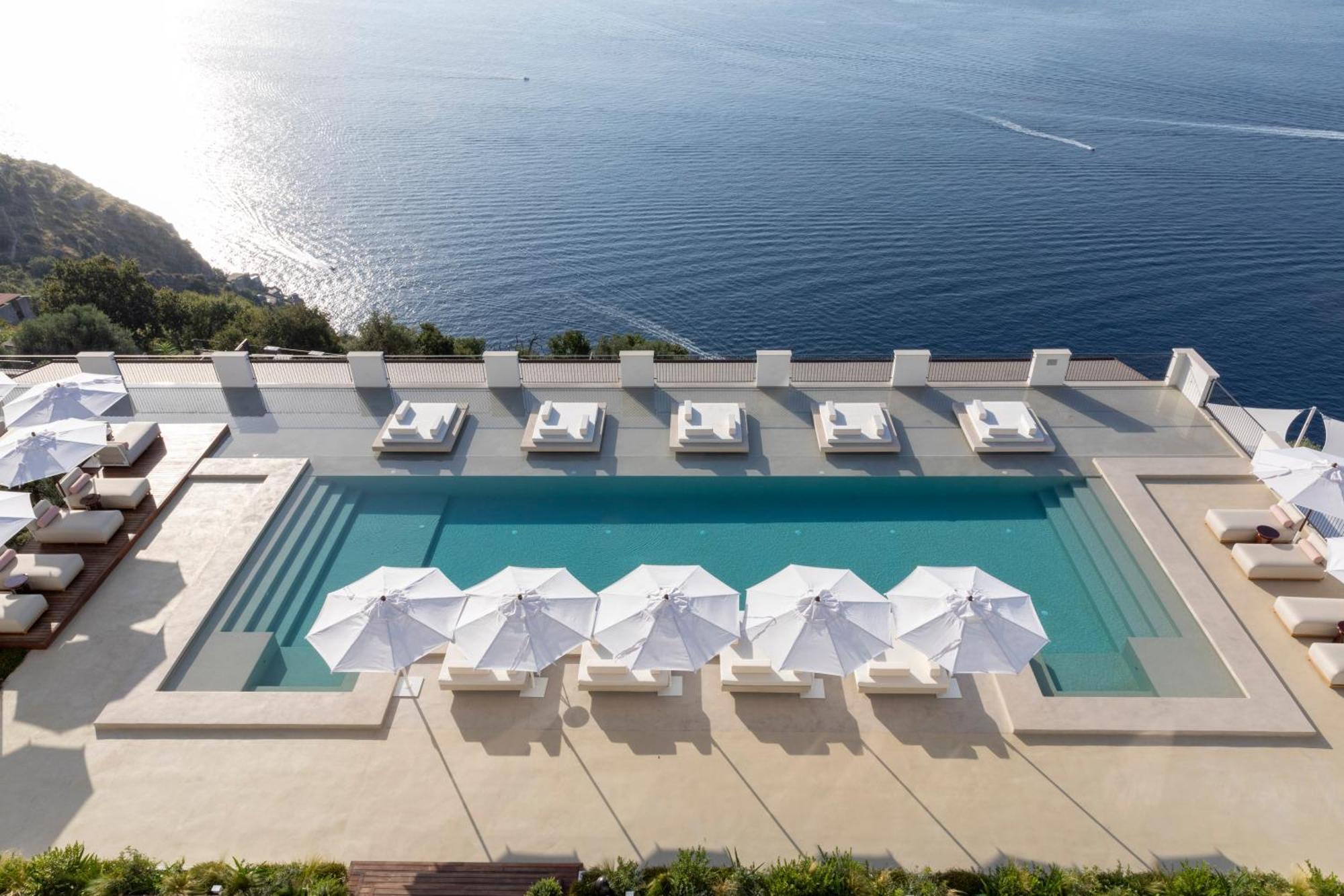 Furore Grand Hotel Екстериор снимка
