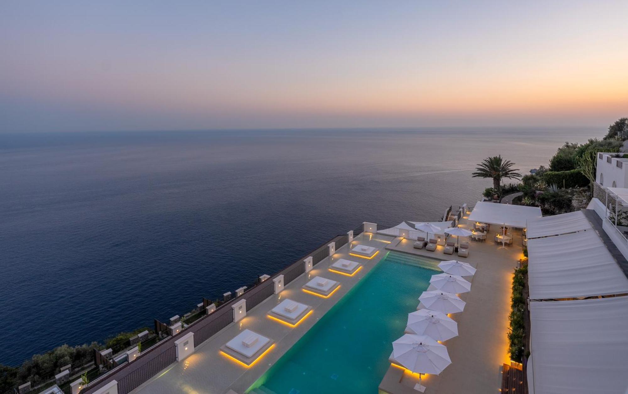 Furore Grand Hotel Екстериор снимка