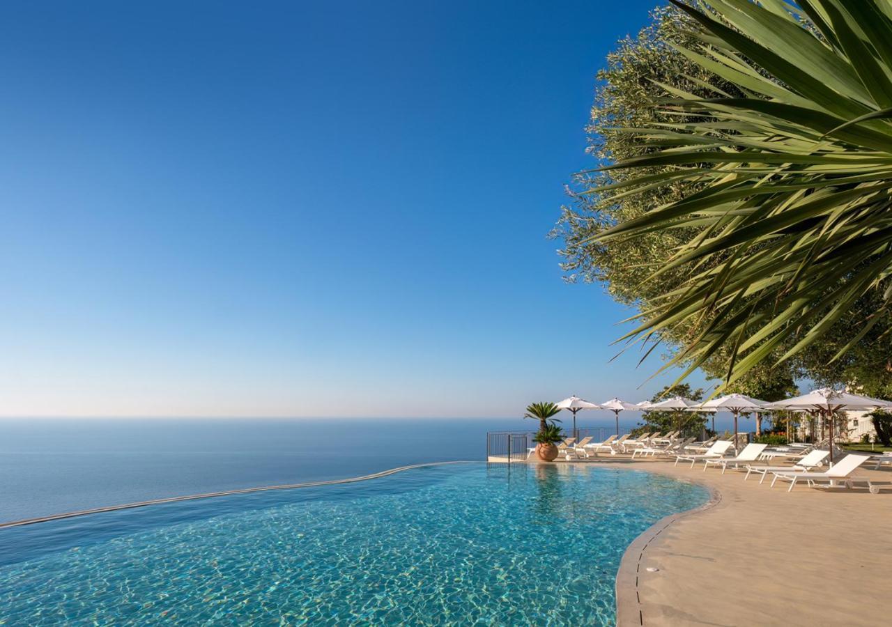 Furore Grand Hotel Екстериор снимка
